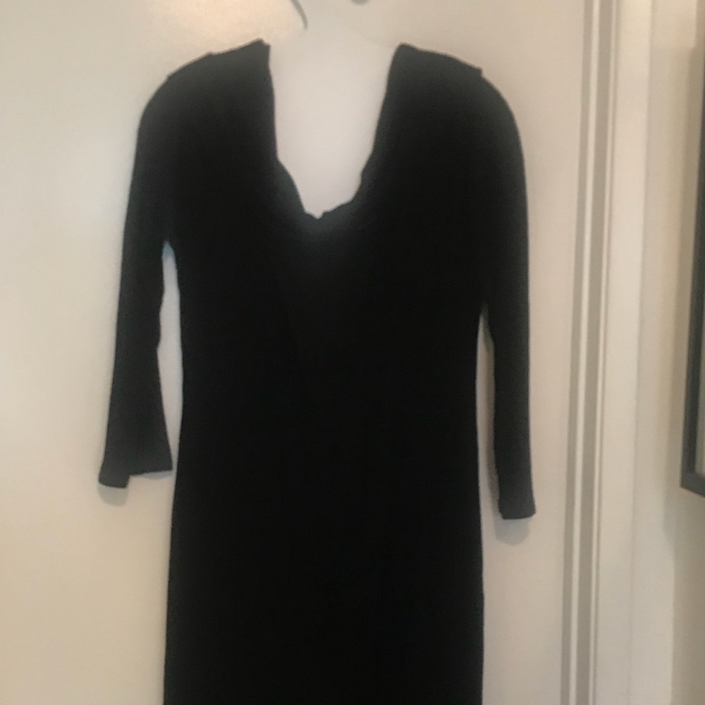 Black knit vowel neck dress